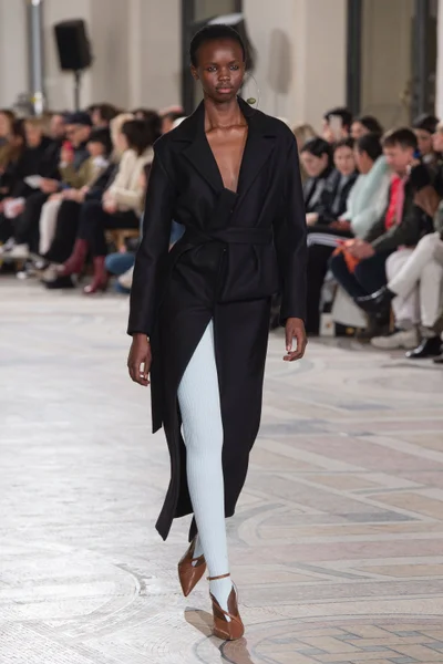 Look 53